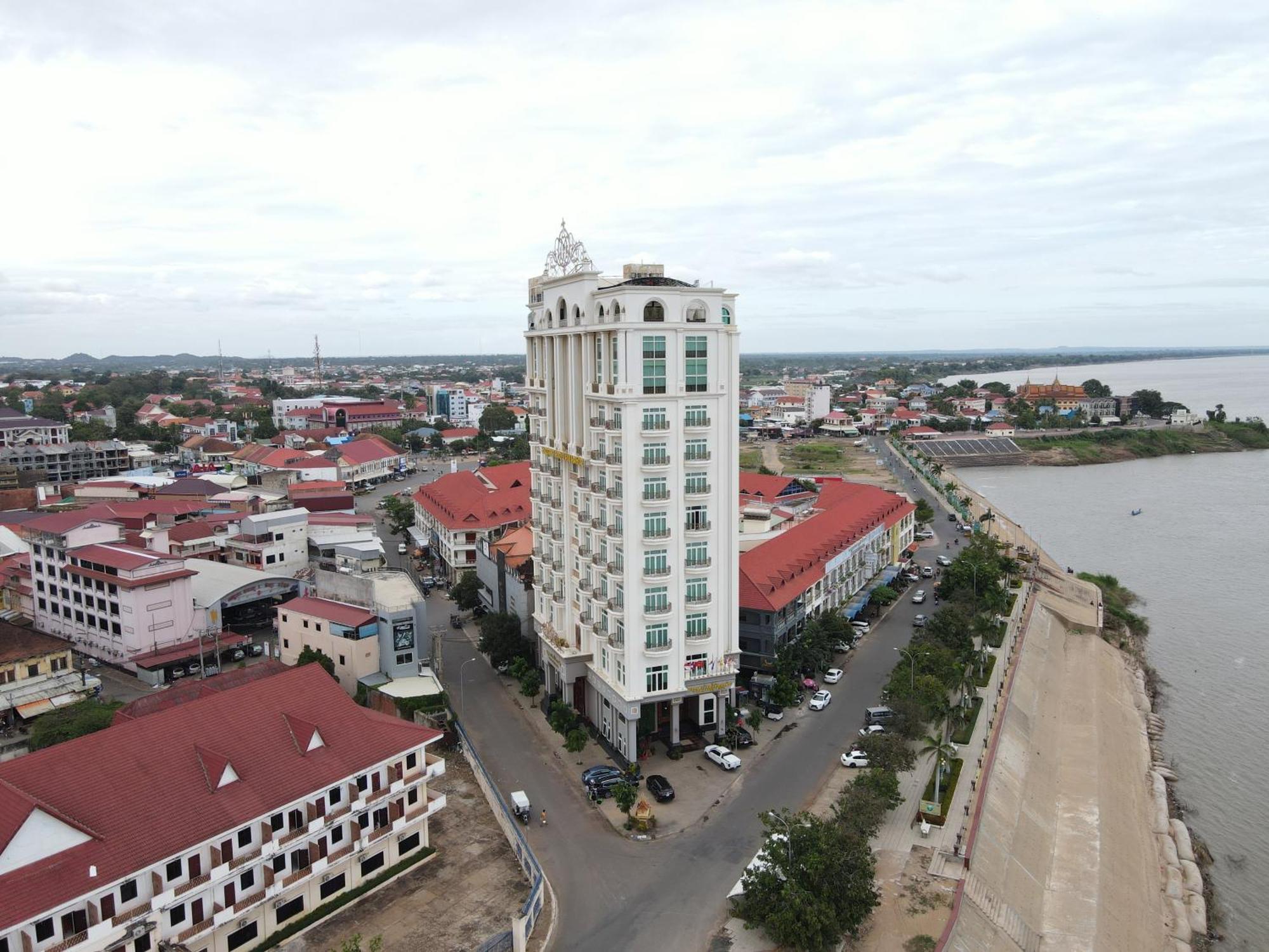 Lbn Asian Hotel Кампонг Чам Екстериор снимка