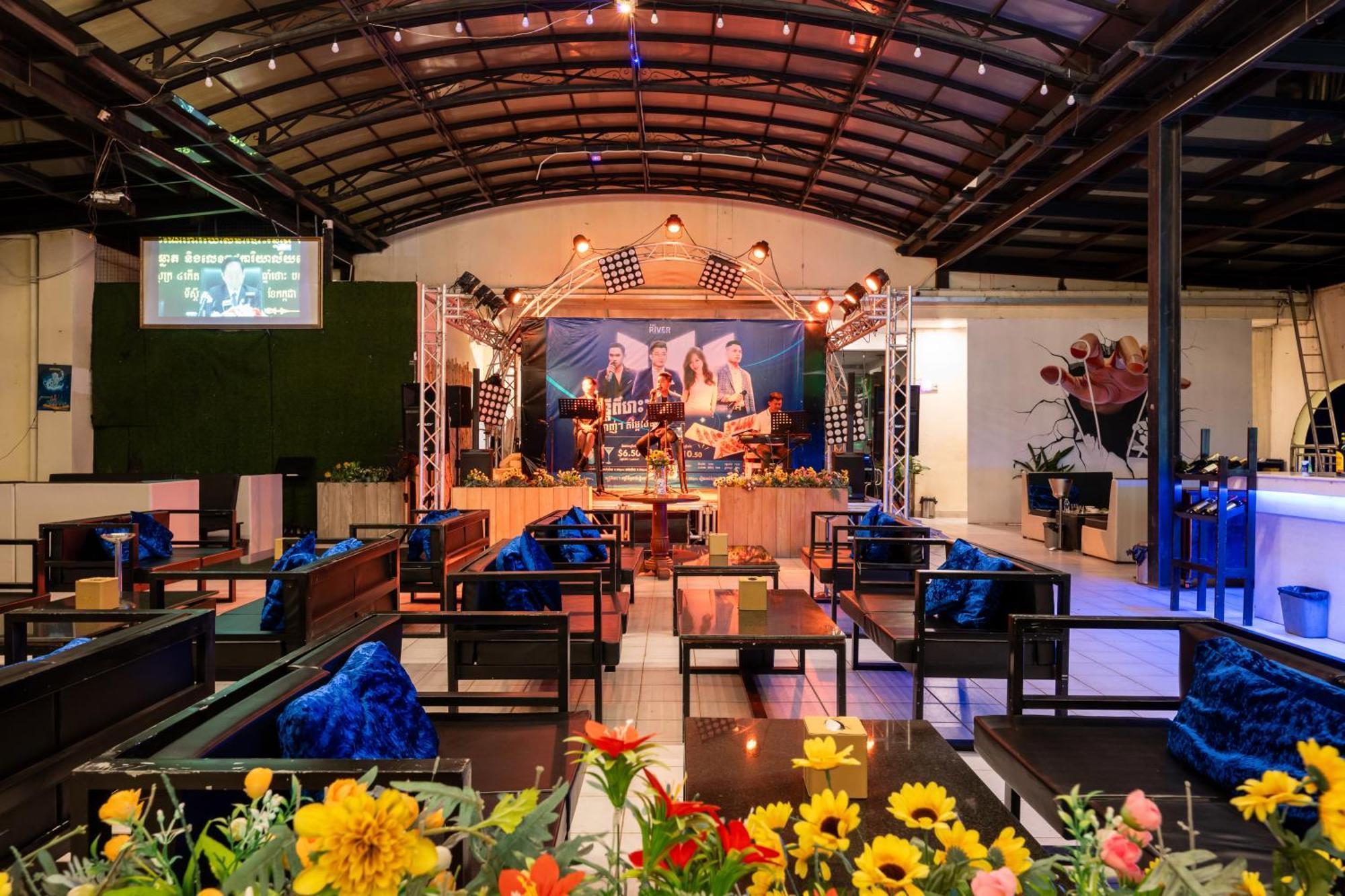 Lbn Asian Hotel Кампонг Чам Екстериор снимка